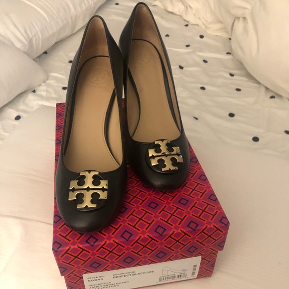 Tory Burch Black leather Heels - Picture 2 of 5
